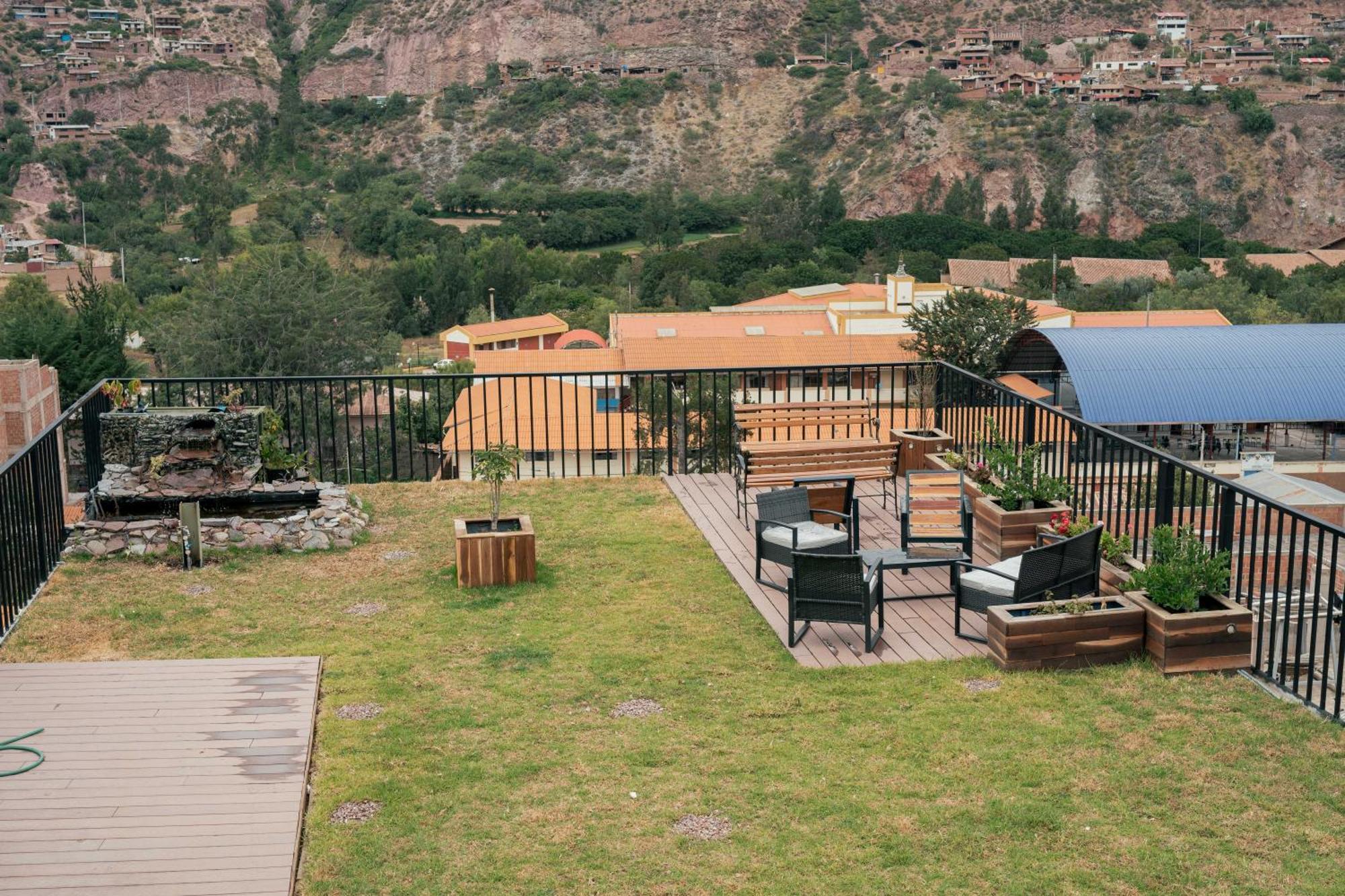 Hotel California Urubamba Exteriör bild